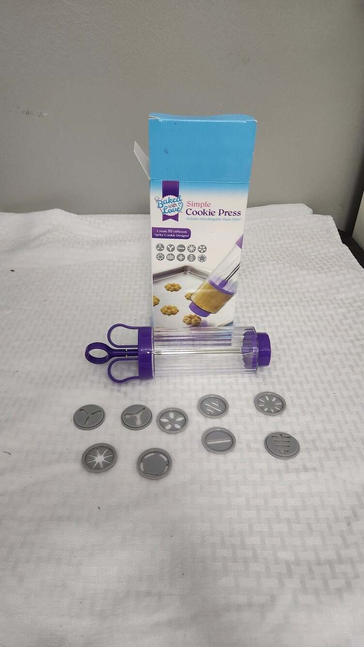 Baked with Love Simple Cookie Press with 9 Interchangeable Shape Disks